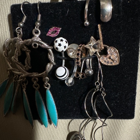 Earrings - Picture 1 of 1